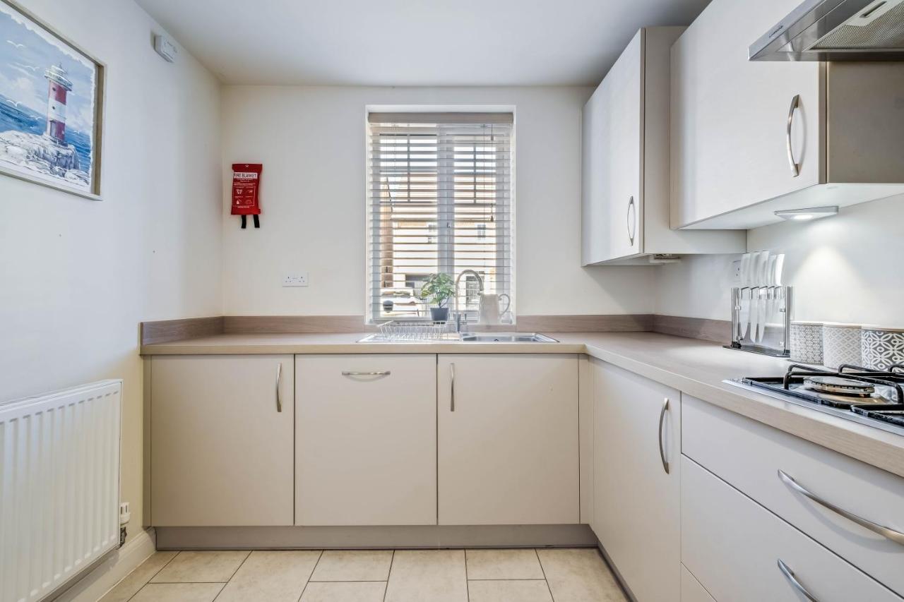 Beautiful And Comfortable Home Away From Home With Free Parking, Fast Wifi And White Crisp Hotel Standard Linen Hosted By Our Home Short Stays Northampton Exterior foto