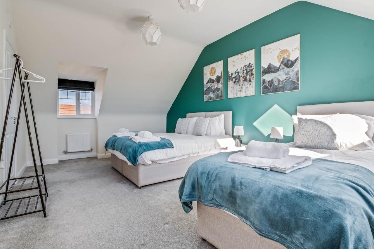 Beautiful And Comfortable Home Away From Home With Free Parking, Fast Wifi And White Crisp Hotel Standard Linen Hosted By Our Home Short Stays Northampton Exterior foto
